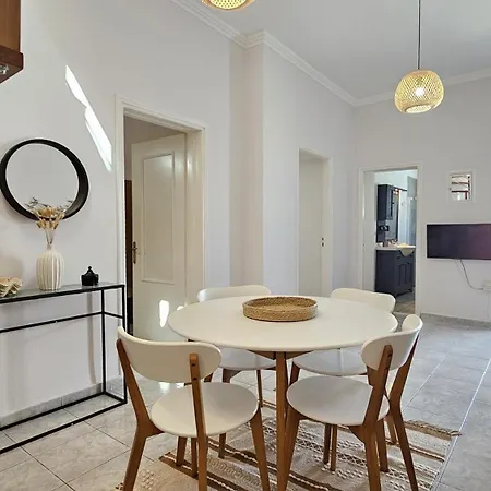 La Casa De Plaka Apartmán