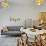 La Casa De Plaka * Plaka (Milos)