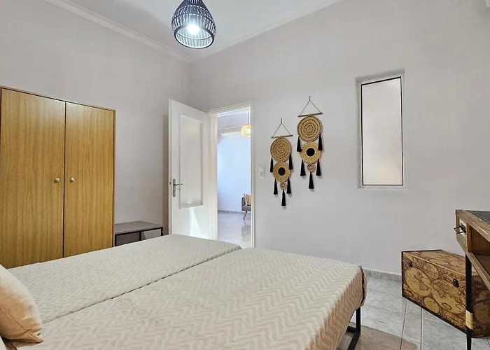 La Casa De Plaka * Plaka (Milos)